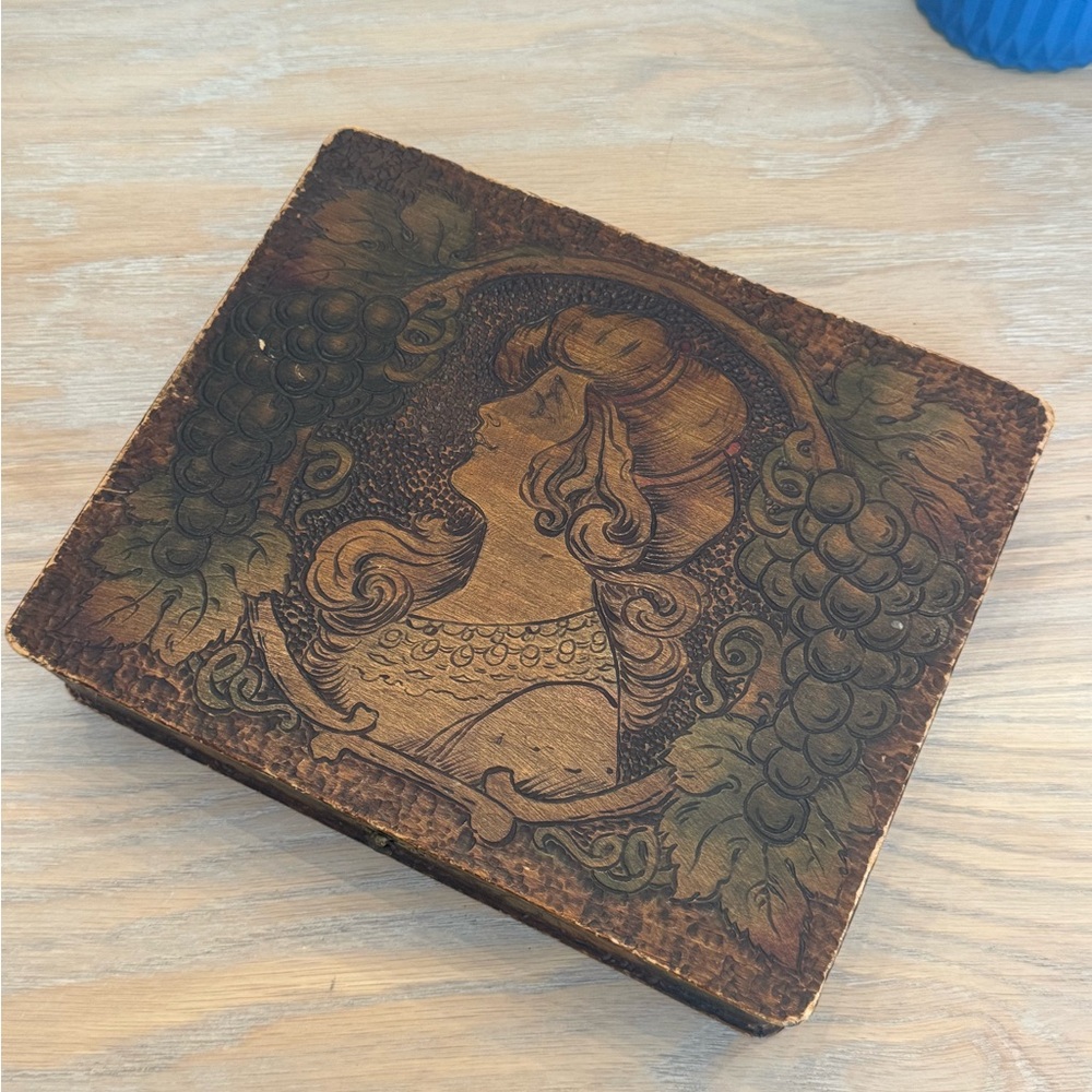 Art Deco Vintage Wooden Jewelry Box with Carved Design